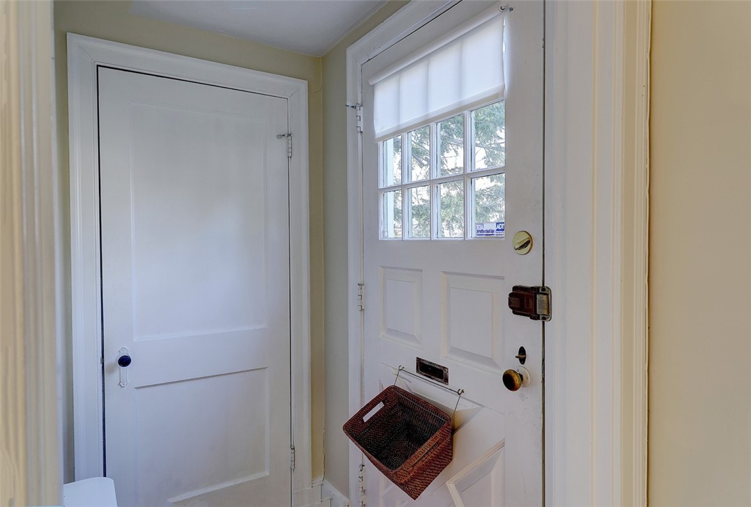 18 Heatherland Road Newton, MA 02461 - Photo 8 of 37