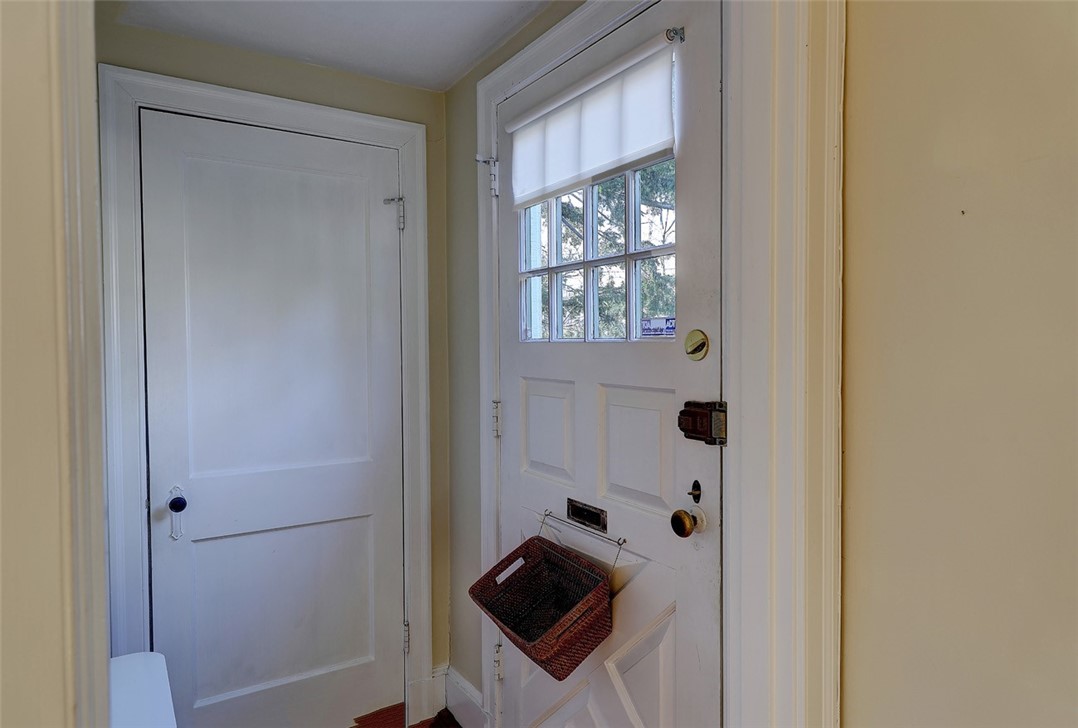 18 Heatherland Road Newton, MA 02461 - Photo 9 of 37