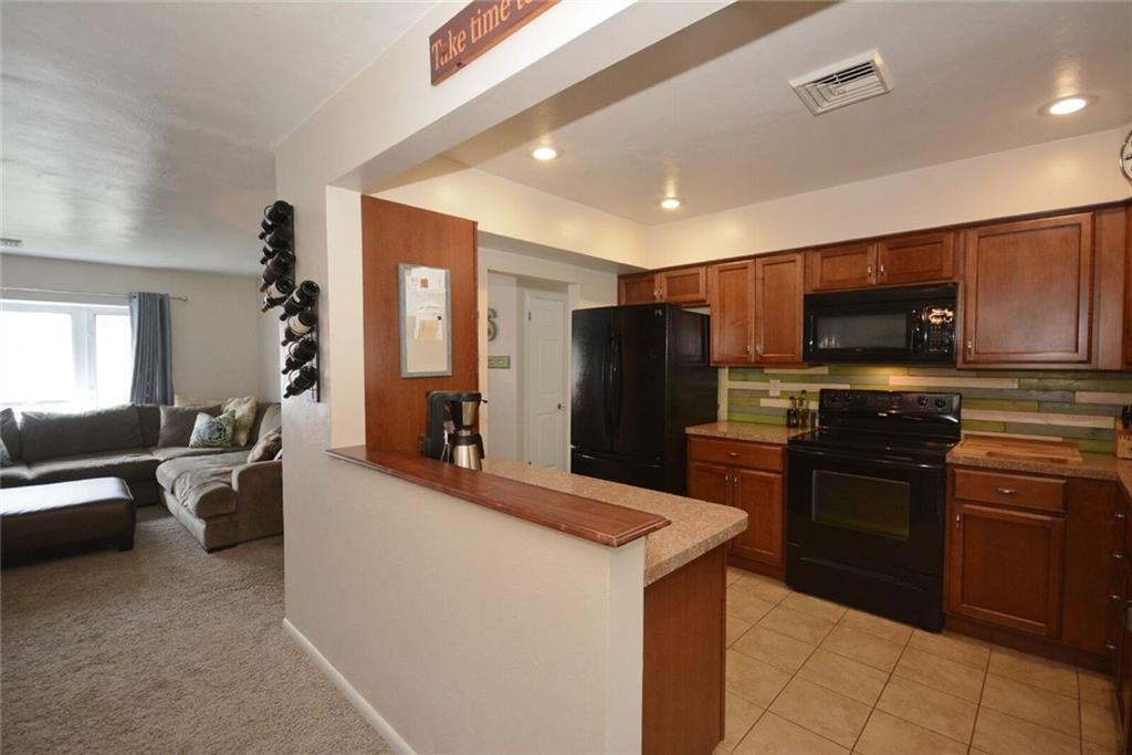 2428 Rose Garden Road Pittsburgh, PA 15220 - Photo 13 of 25 Gallery Image 13