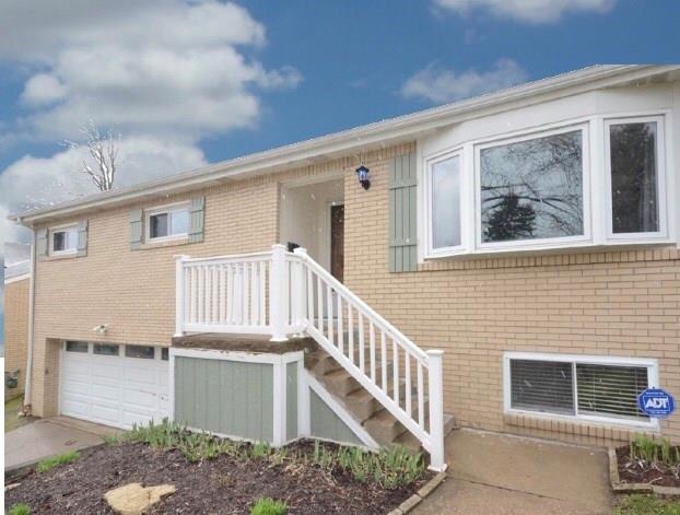 2428 Rose Garden Road Pittsburgh, PA 15220 - Photo 3 of 25 Gallery Image 3
