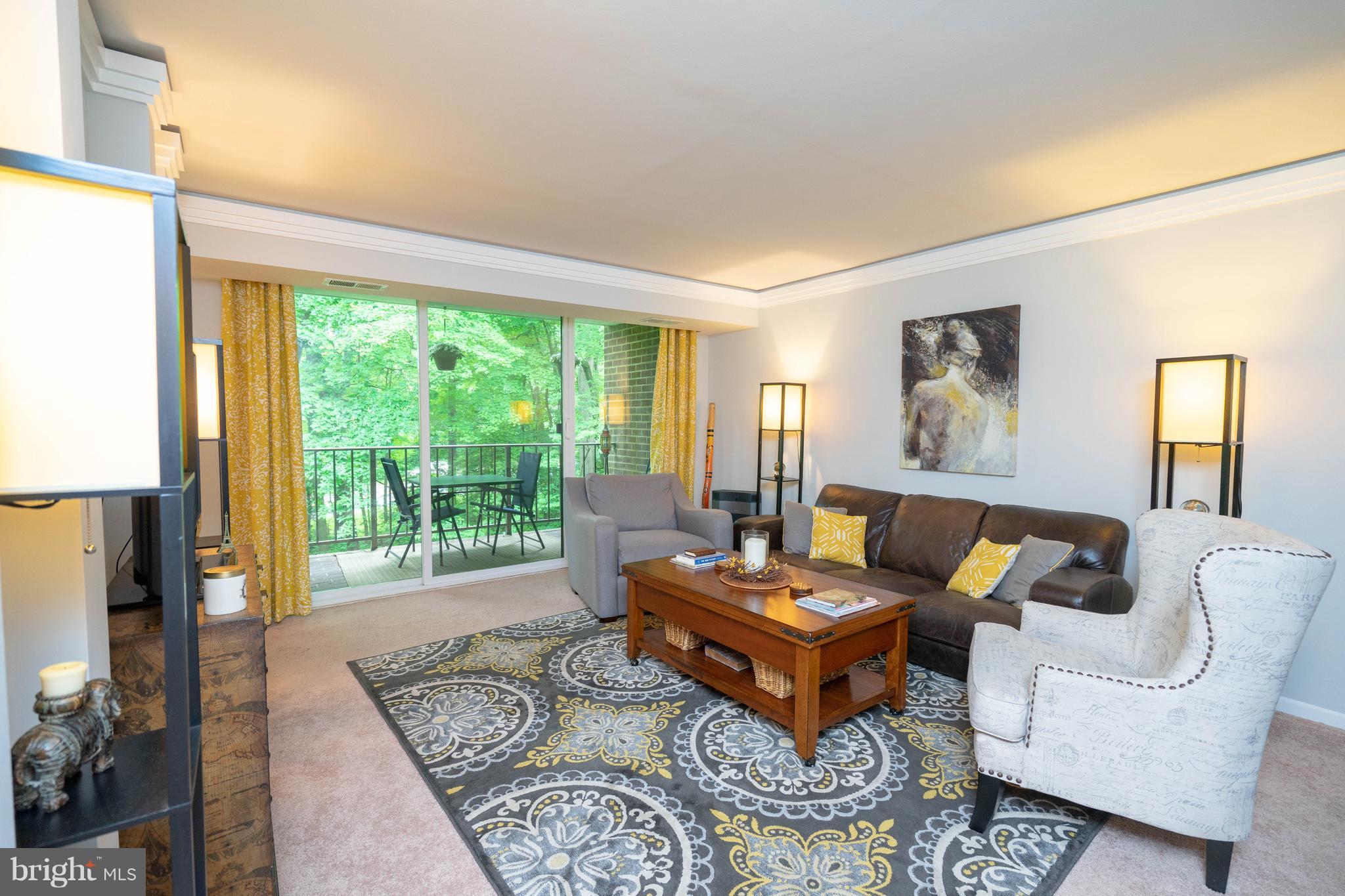 Large Living Space w Sliding Door to Patio