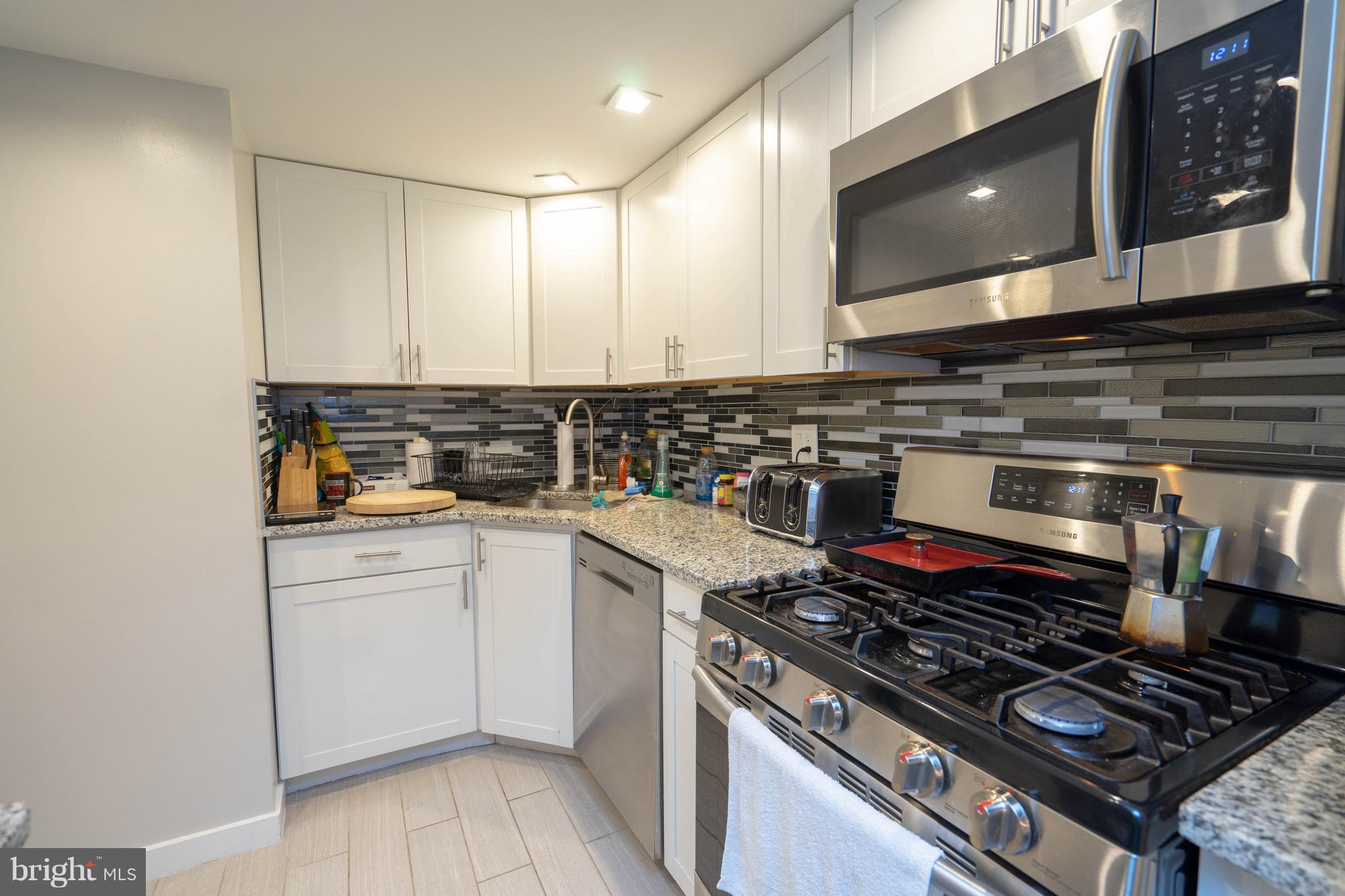 Updated Kitchen w/Gas Range