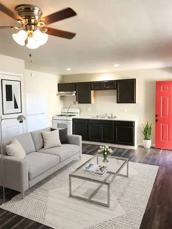 $700 | 1020 North Main Street, Unit 9, Baytown, TX 77520