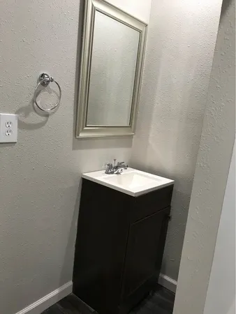 $700 | 1020 North Main Street, Unit 9, Baytown, TX 77520