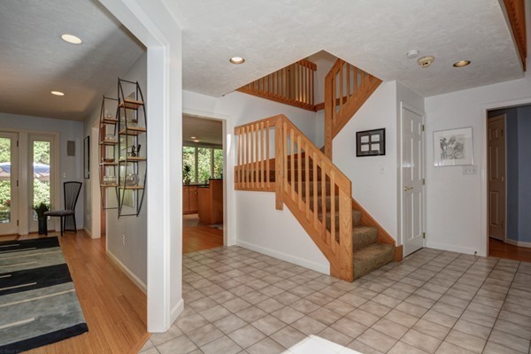 25 Garvey Road Framingham, MA 01701 - Photo 3 of 29