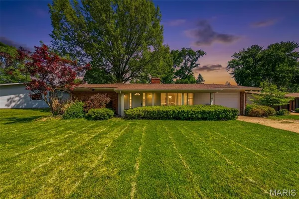 $2,300 | 12579 Merrick Drive, St. Louis, MO 63146