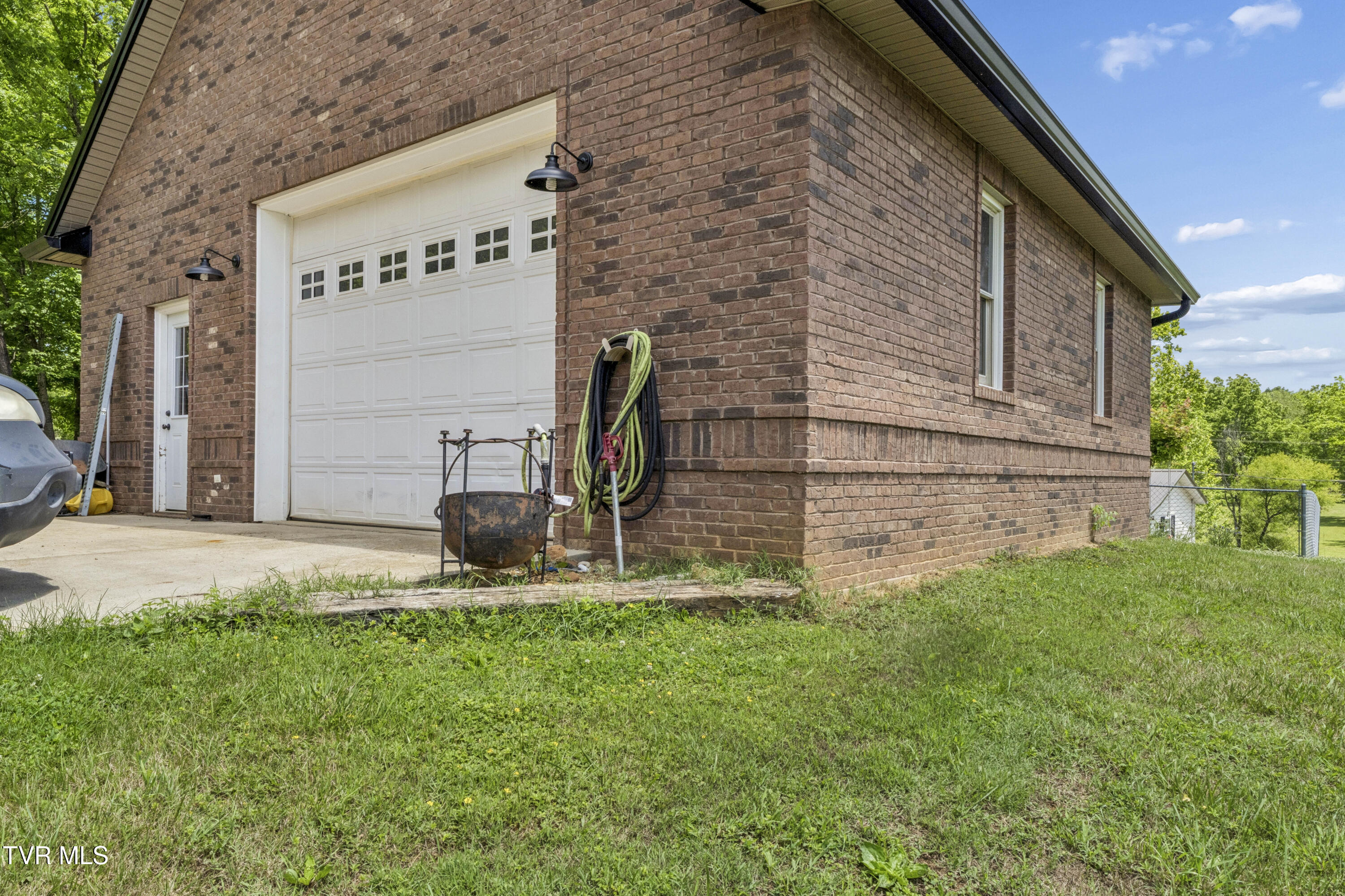 108 Trammel Road Bristol, TN 37620 - Photo 7 of 85 Trammel2-21