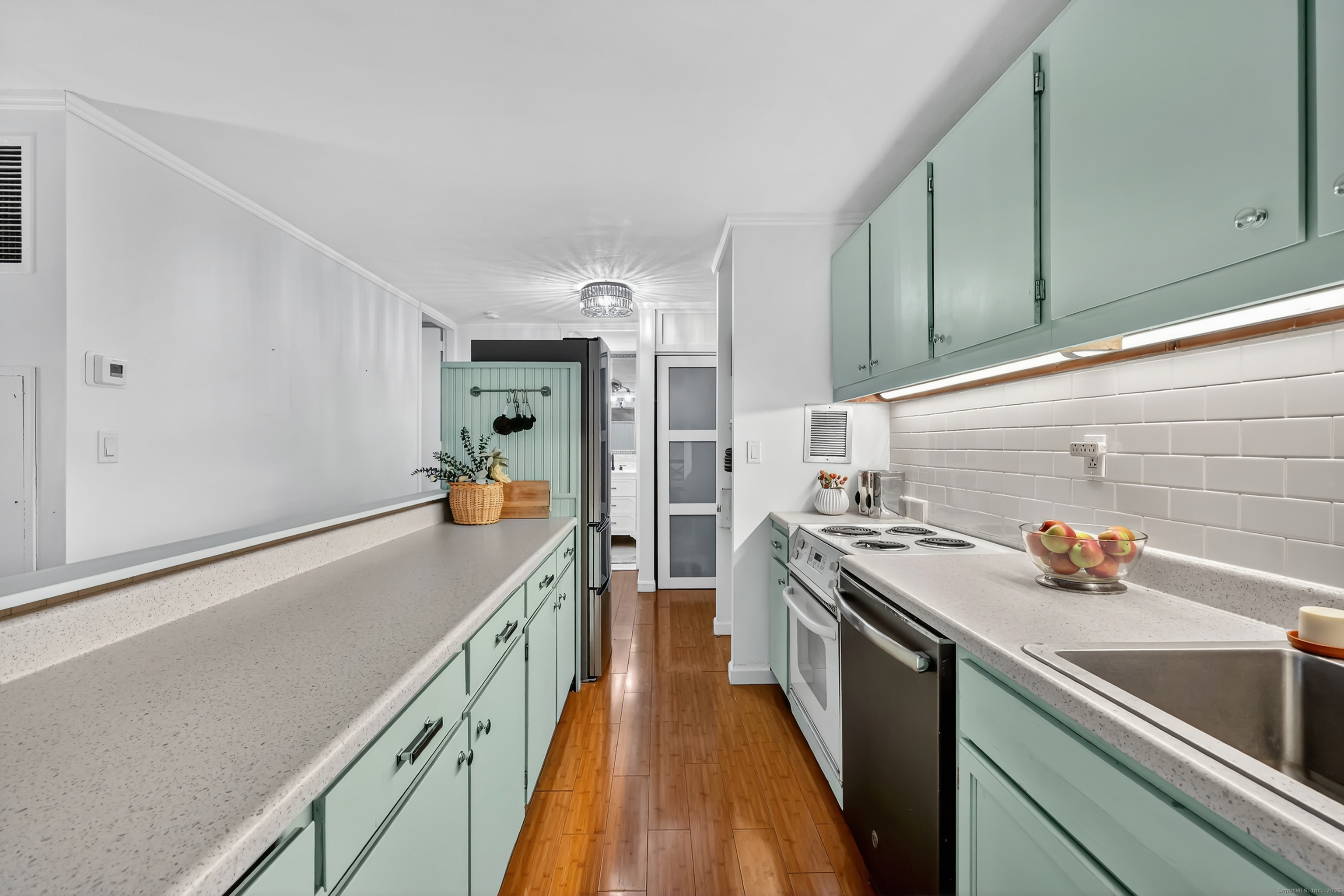 1 Gold Street, Unit 11D Hartford, CT 06103 - Photo 7 of 27