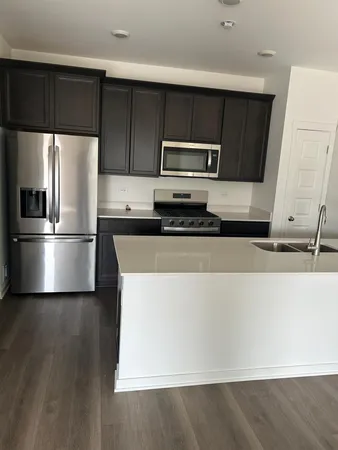 $2,650 | 2270 Barbera Drive, Oswego, IL 60543