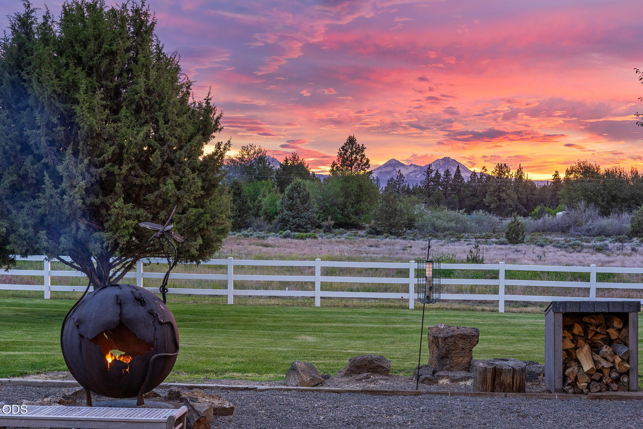 63531 Gentry Loop Bend, OR 97701 - Photo 4 of 72