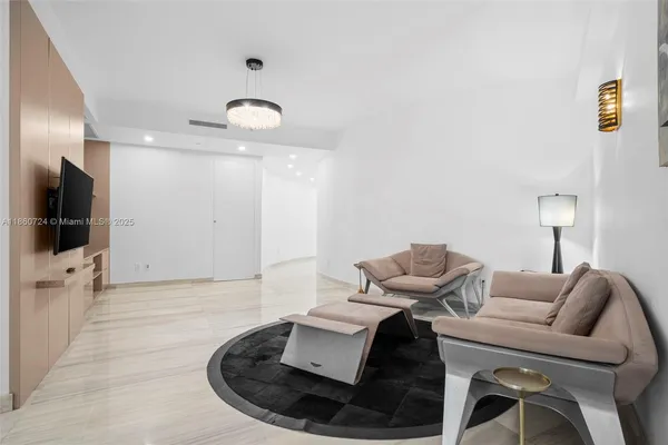 $28,000 | 18555 Collins Avenue, Unit 2105, Sunny Isles Beach, FL 33160