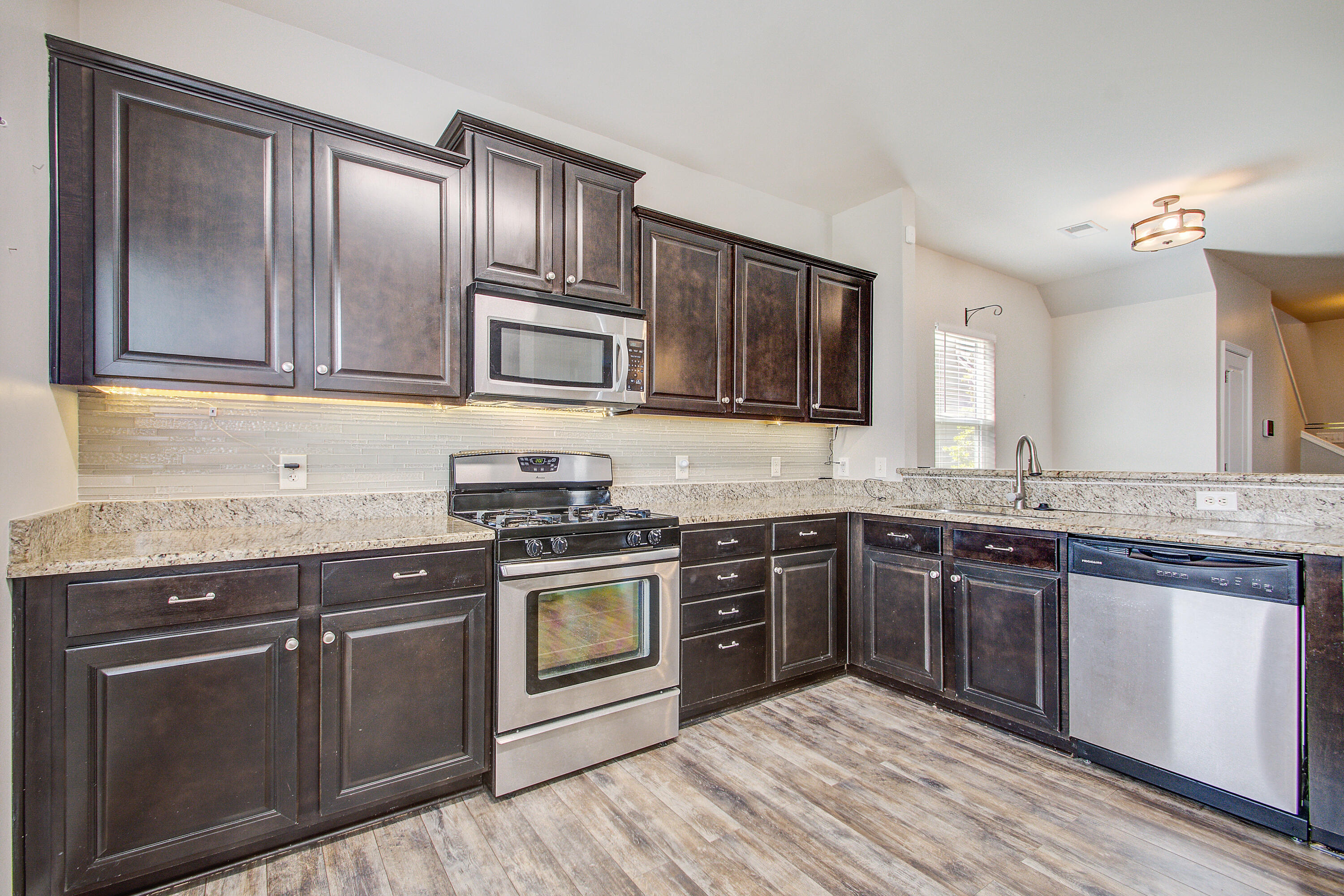 411 Ridgedale Road Summerville, SC 29486 - Photo 10 of 32 411 (10)