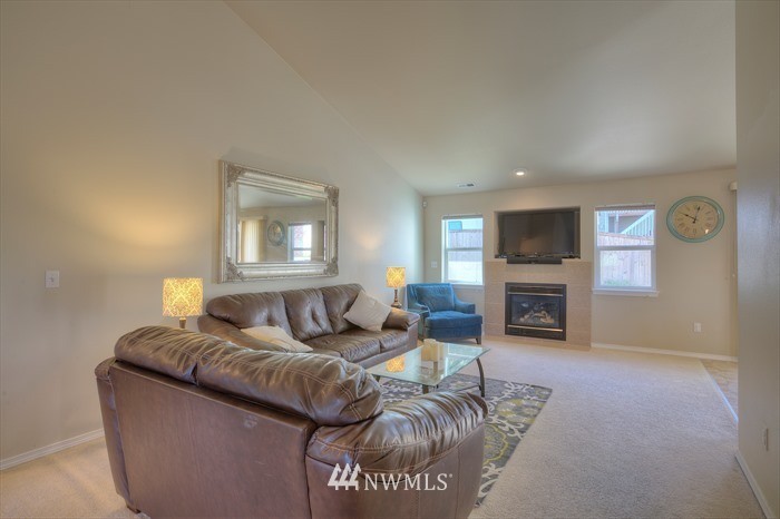 14525 Southeast 188 Way Renton, WA 98058 - Photo 2 of 17 Gallery Image 2
