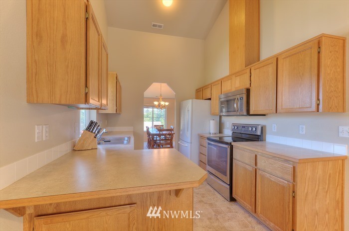 14525 Southeast 188 Way Renton, WA 98058 - Photo 5 of 17 Gallery Image 5