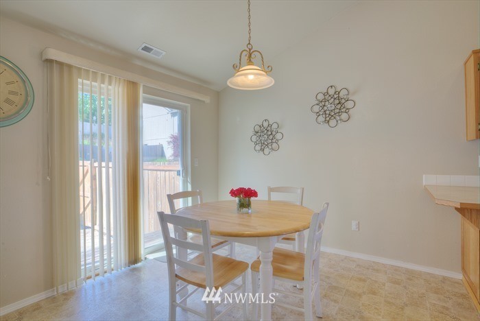 14525 Southeast 188 Way Renton, WA 98058 - Photo 6 of 17 Gallery Image 6