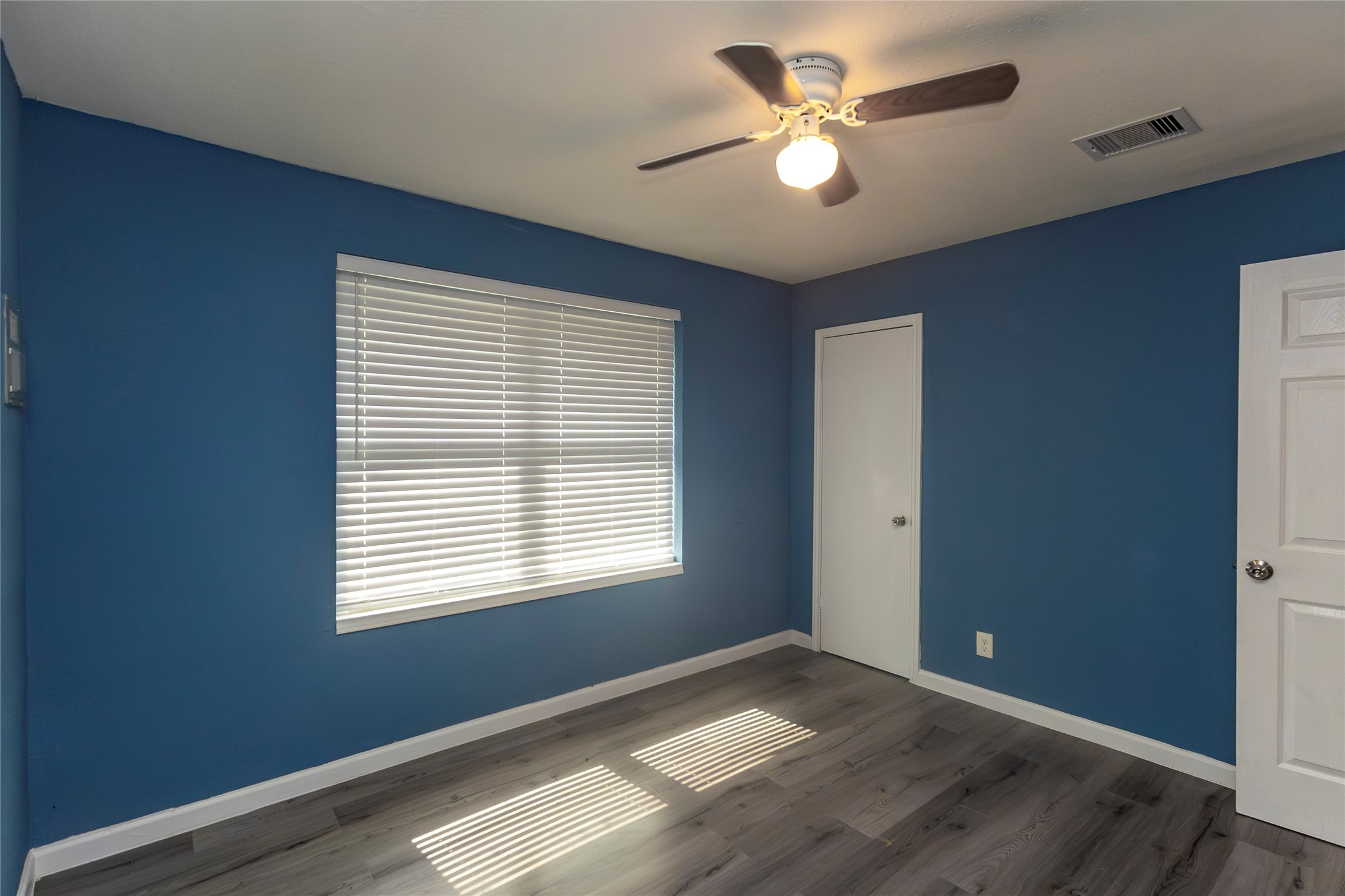716 Hargest Street, Unit B Prairie View, TX 77445 - Photo 9 of 11 a view of a livingroom with a ceiling fan and window