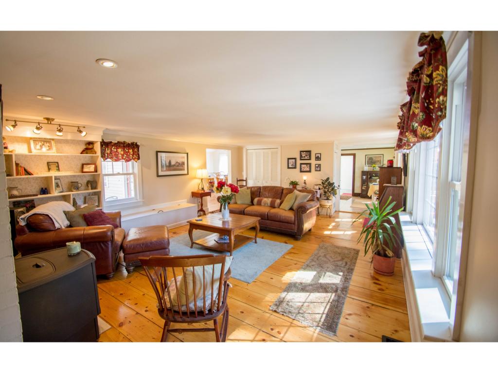48 Merrimack Road Amherst, NH 03031 - Photo 22 of 36