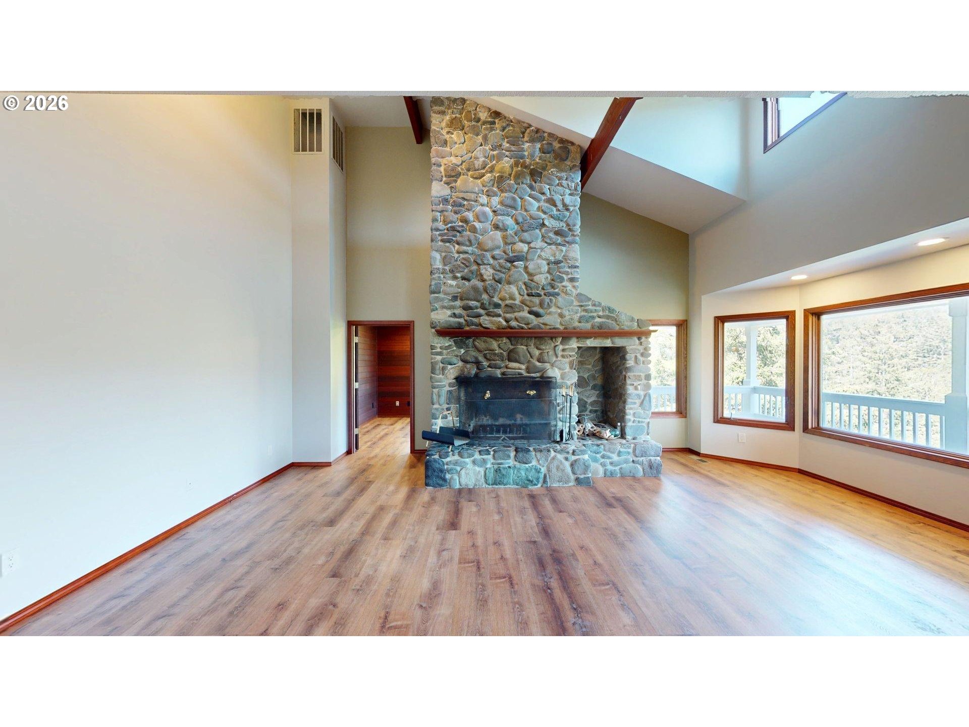 95822 Quail Mountain Road Gold Beach, OR 97444 - Photo 16 of 48 Living Room