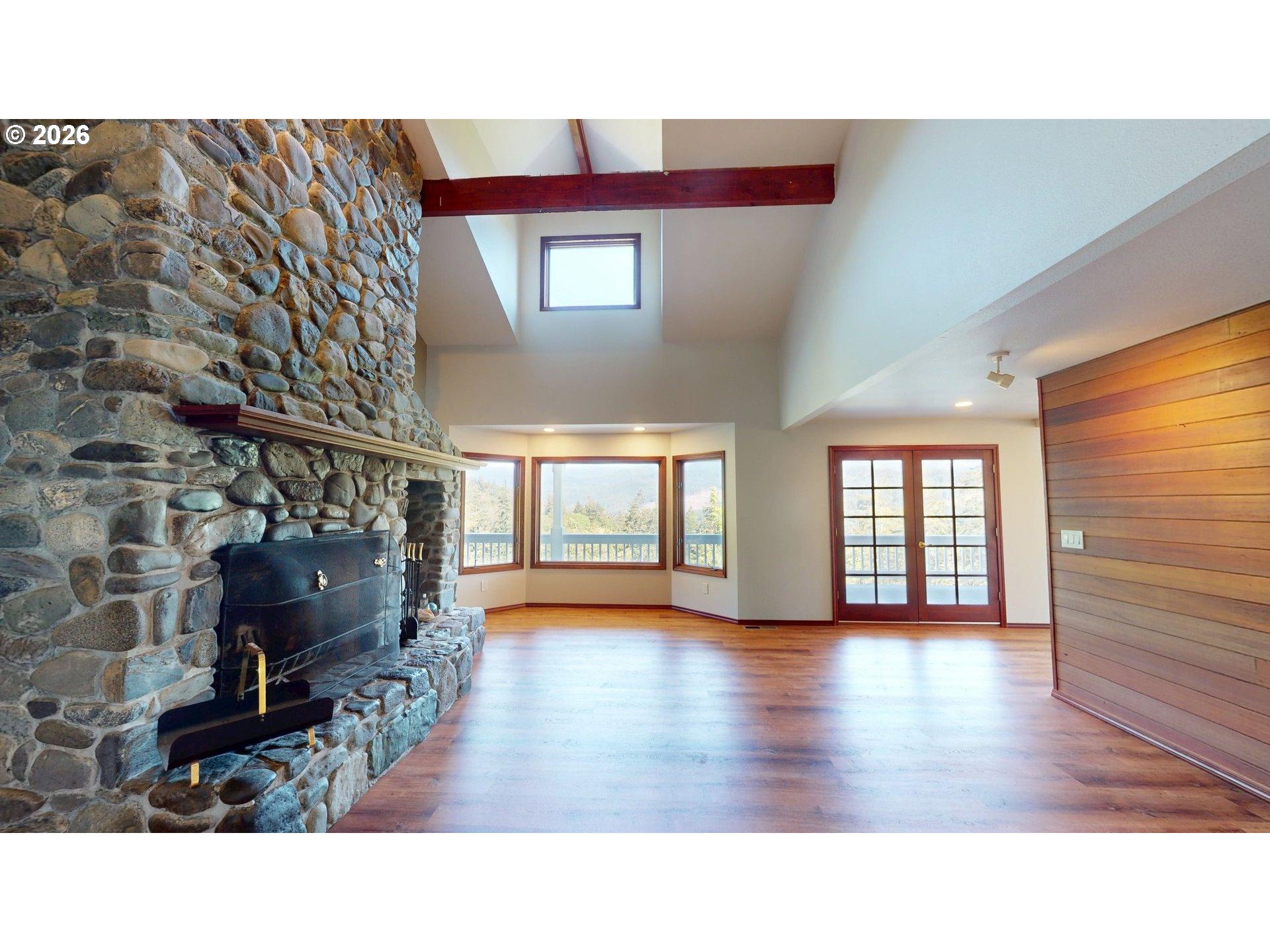 95822 Quail Mountain Road Gold Beach, OR 97444 - Photo 18 of 48 Living Room