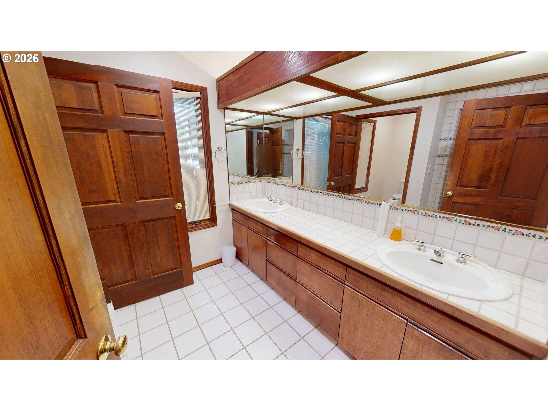 95822 Quail Mountain Road Gold Beach, OR 97444 - Photo 20 of 48 Owner's Suite Bathroom