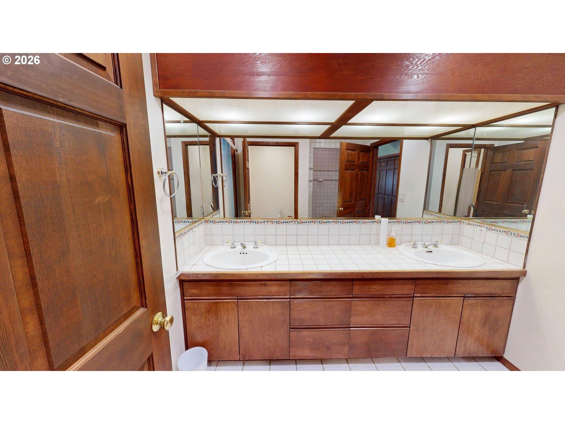 95822 Quail Mountain Road Gold Beach, OR 97444 - Photo 21 of 48 Owner's Suite Bathroom