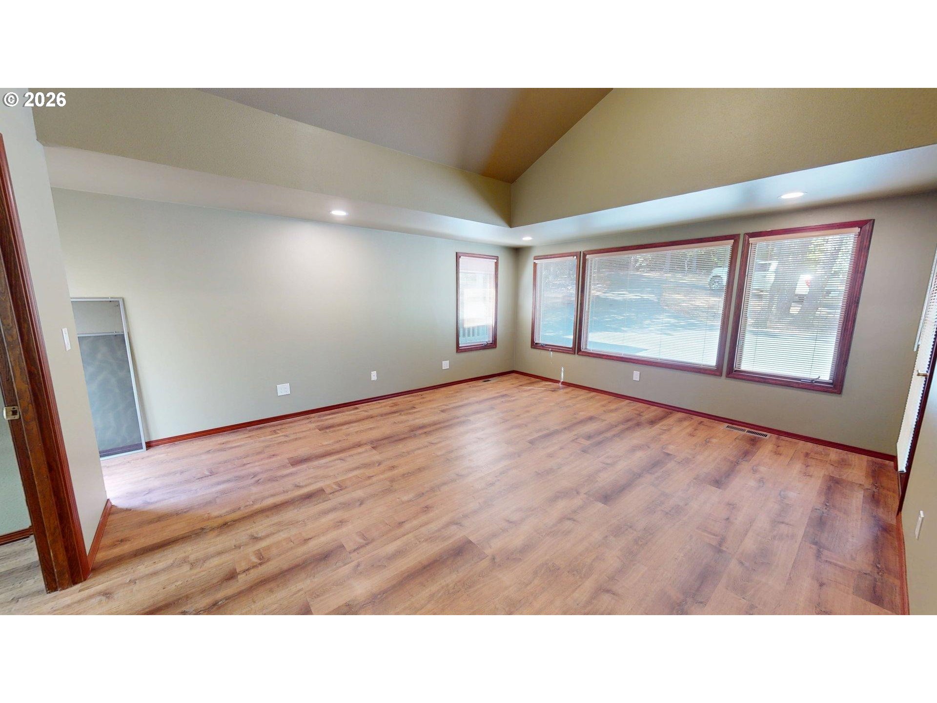 95822 Quail Mountain Road Gold Beach, OR 97444 - Photo 23 of 48 Owner's Suite Bedroom