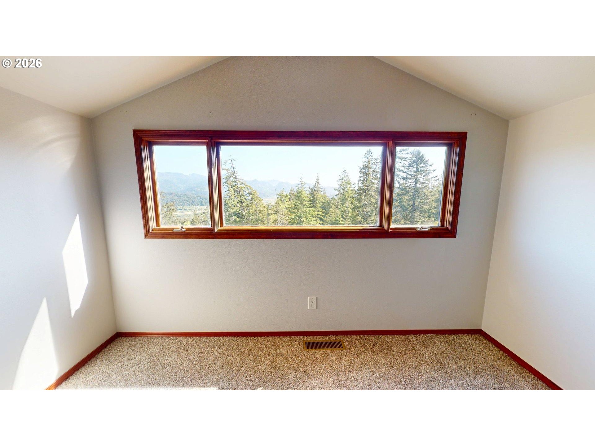 95822 Quail Mountain Road Gold Beach, OR 97444 - Photo 40 of 48 Bedroom