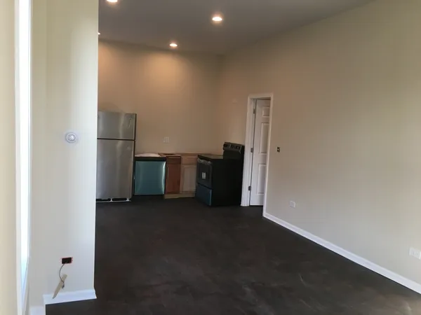 $1,600 | 321 West 24th Street, Unit 2R, Chicago, IL 60616