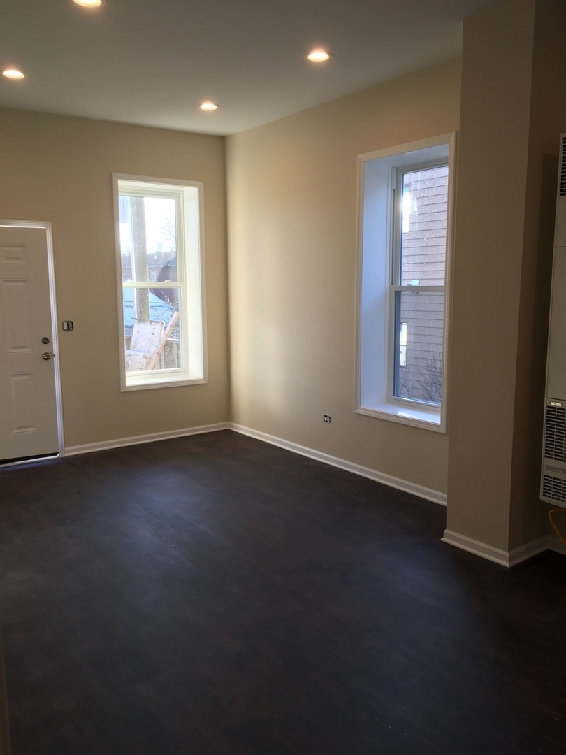 321 West 24th Street, Unit 2R Chicago, IL 60616 - Photo 3 of 14