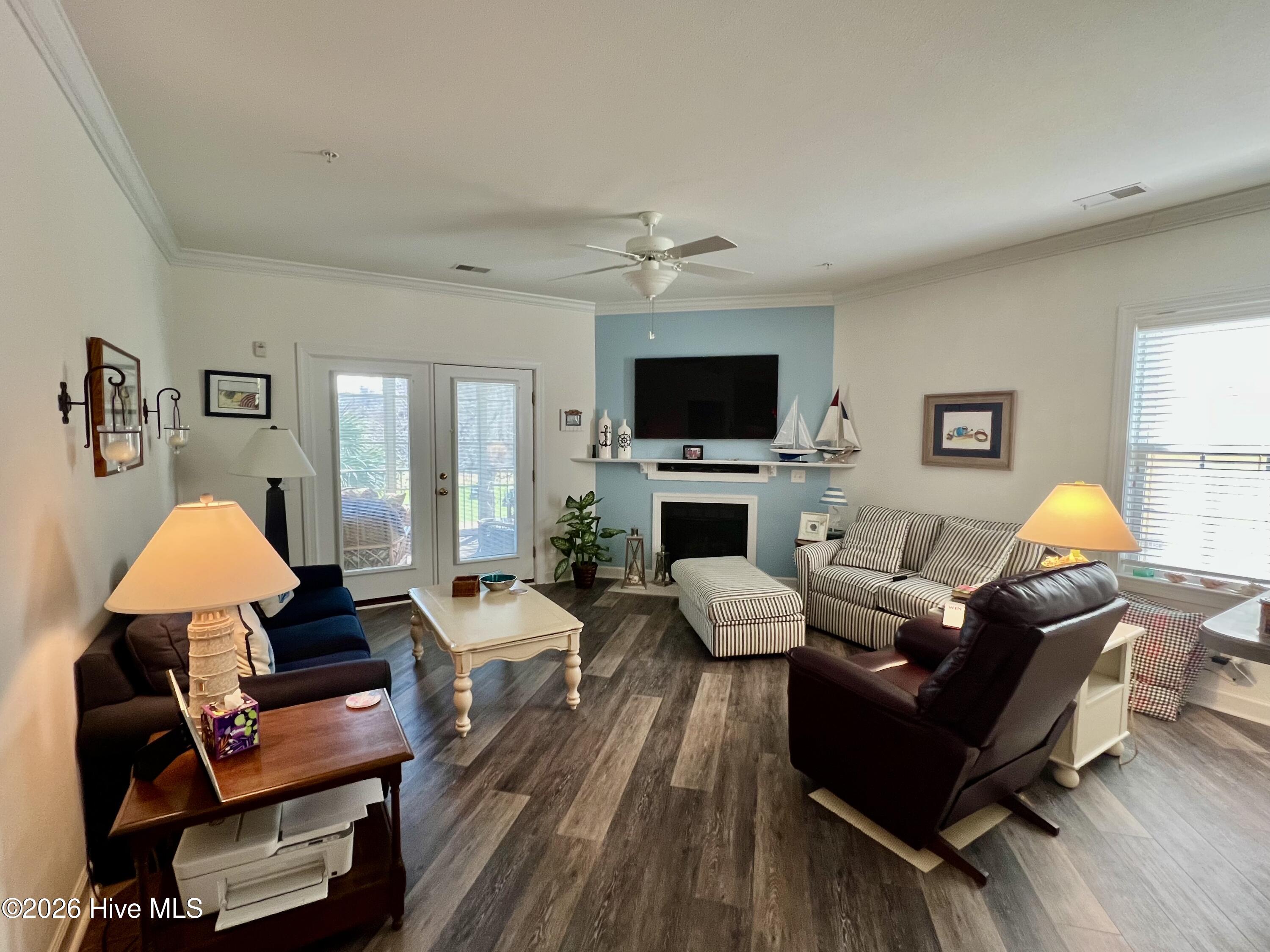 182 Clubhouse Road, Unit 4 Sunset Beach, NC 28468 - Photo 7 of 30 Living Room2