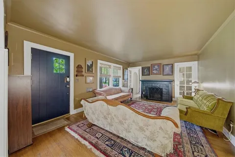 $340,000 | 415 East 70th Street, Kansas City, MO 64131