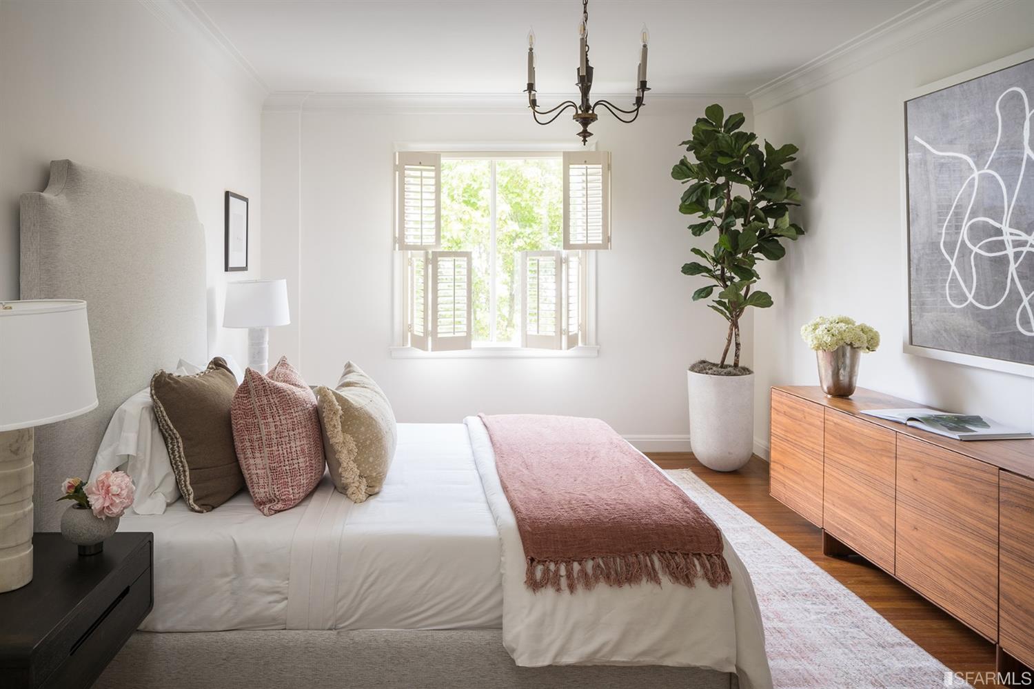 3498 Jackson Street San Francisco, CA 94118 - Photo 25 of 38 a view of an entryway with a livingroom