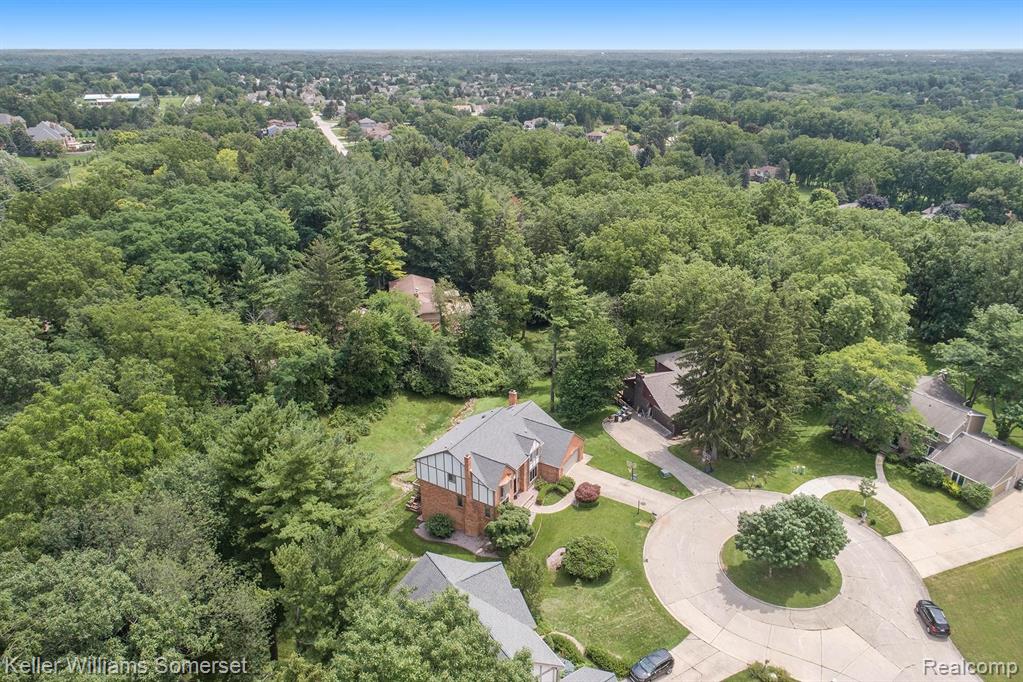 1856 Bromley Lane Rochester Hills, MI 48306 - Photo 38 of 41