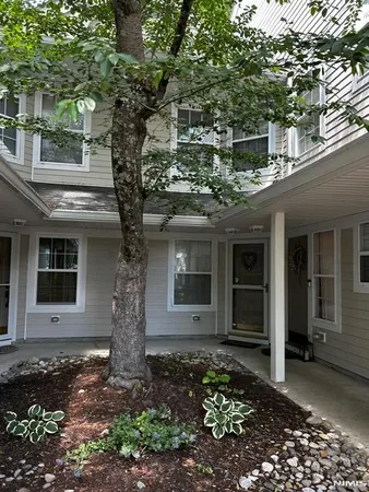 $4,400 | 1029 Castle Road, Mahwah, NJ 07430
