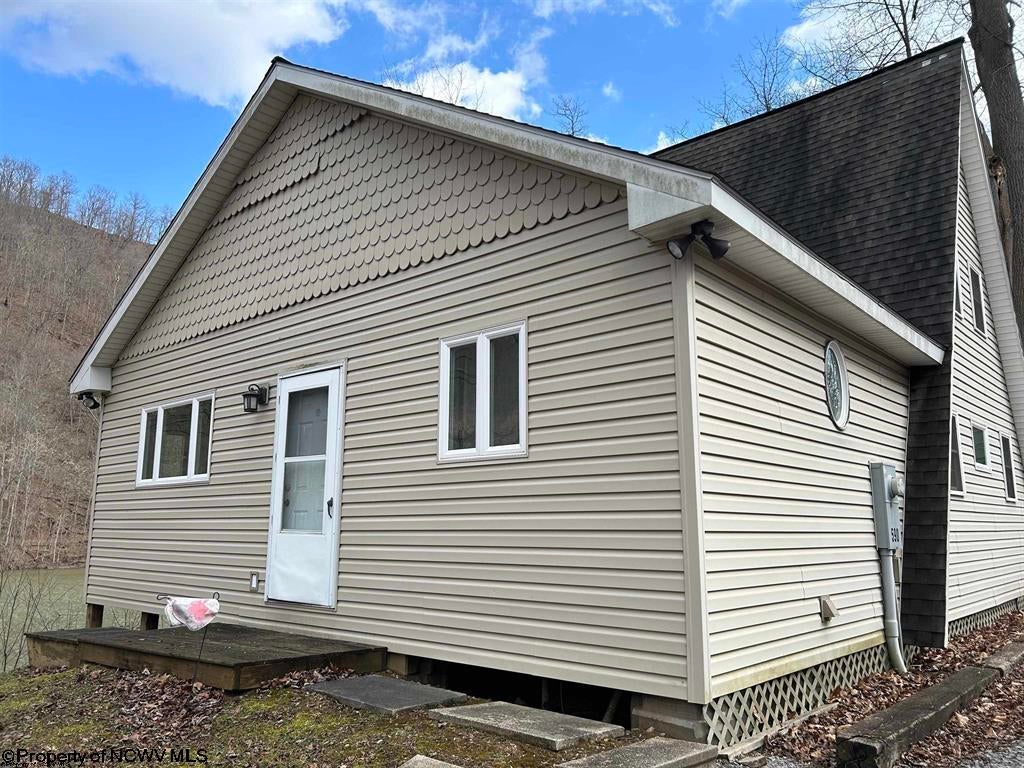 590 Old Lock 12 Road Morgantown, WV 26501 - Photo 5 of 31 Gallery Image 5