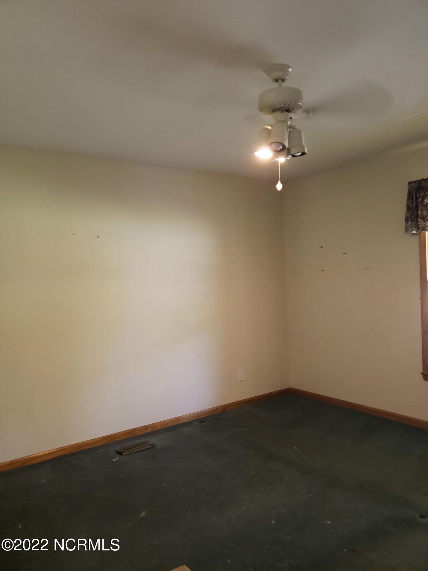 1976 Roseland Road Aberdeen, NC 28315 - Photo 11 of 25 20220708_092710