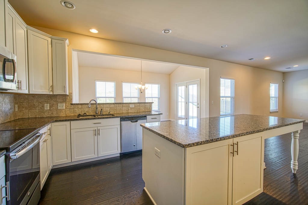 718 Ethridge Point Boiling Springs, SC 29316 - Photo 9 of 36 Gallery Image 9