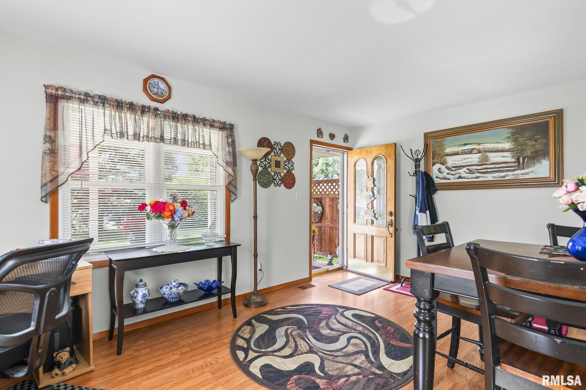 3061 Louise Lane Springfield, IL 62702 - Photo 5 of 36