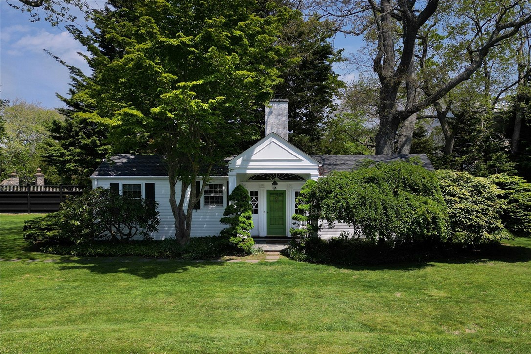 18 Ledge Road Newport, RI 02840 - Photo 26 of 32 Guest Cottage Approach
