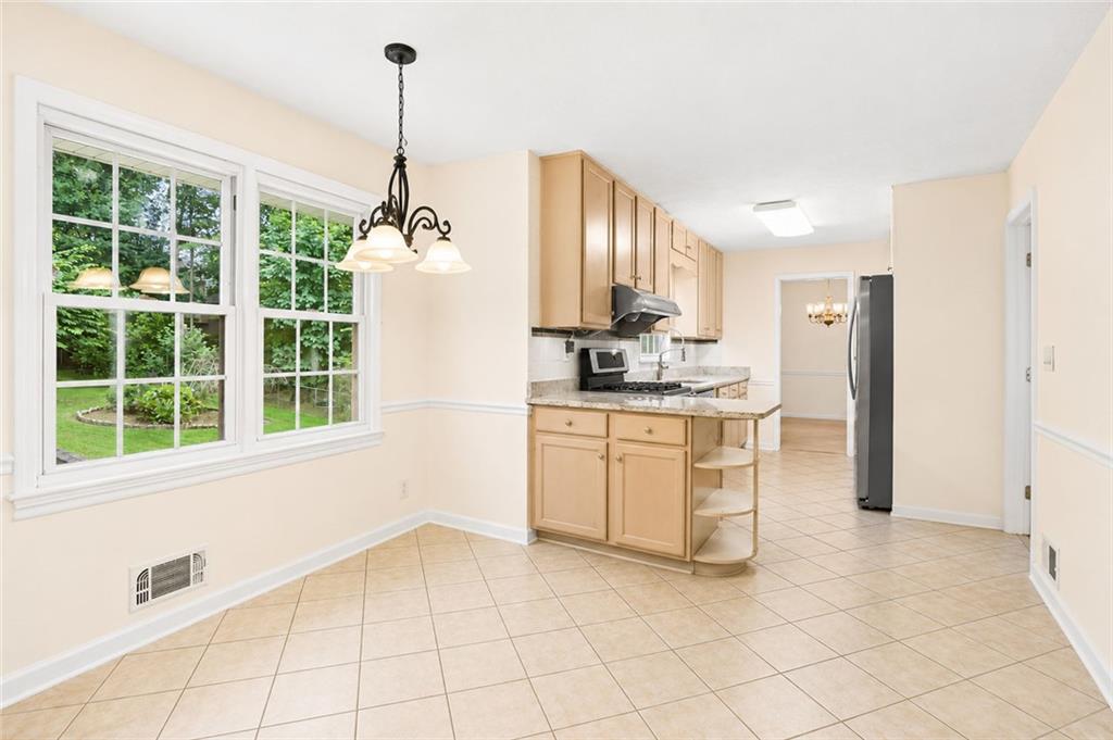 1683 Oak Ridge Circle Southwest Stone Mountain, GA 30087 - Photo 14 of 45