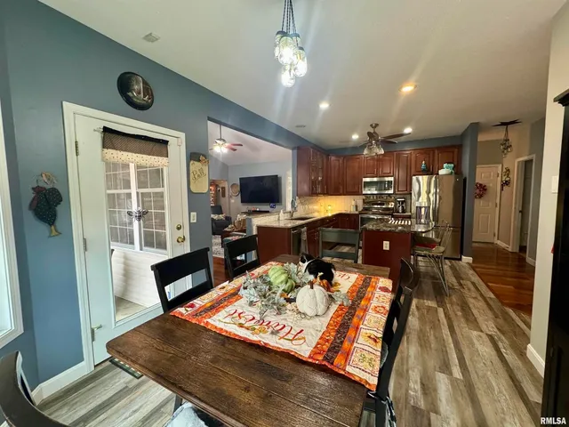 $349,900 | 17794 East Fairfield Road, Mount Vernon, IL 62864