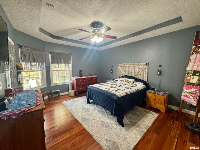 $349,900 | 17794 East Fairfield Road, Mount Vernon, IL 62864