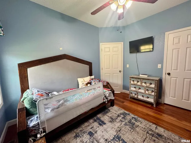 $349,900 | 17794 East Fairfield Road, Mount Vernon, IL 62864