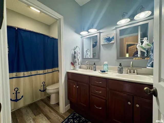 $349,900 | 17794 East Fairfield Road, Mount Vernon, IL 62864