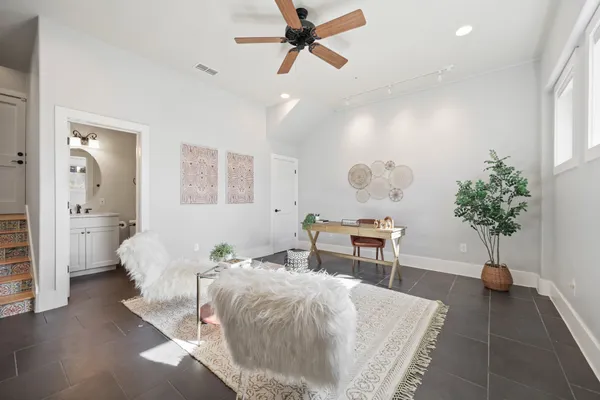 $900,000 | 206 East Live Oak Street, Unit C, Austin, TX 78704