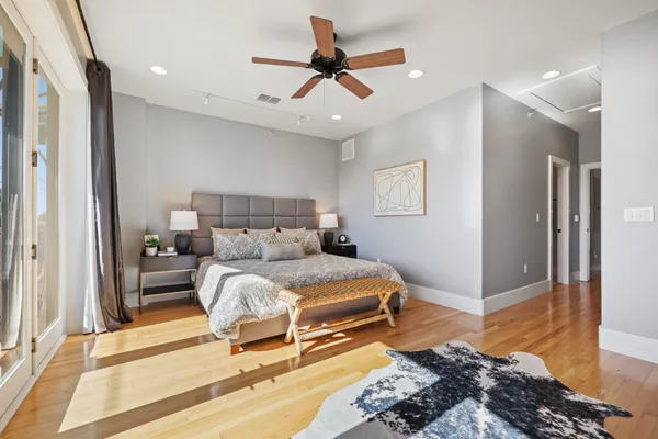 $900,000 | 206 East Live Oak Street, Unit C, Austin, TX 78704
