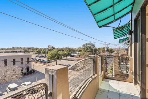 $975,000 | 206 East Live Oak Street, Unit C, Austin, TX 78704