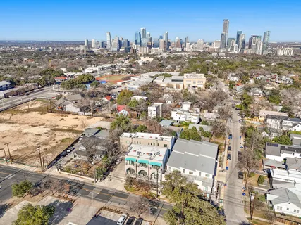 $975,000 | 206 East Live Oak Street, Unit C, Austin, TX 78704