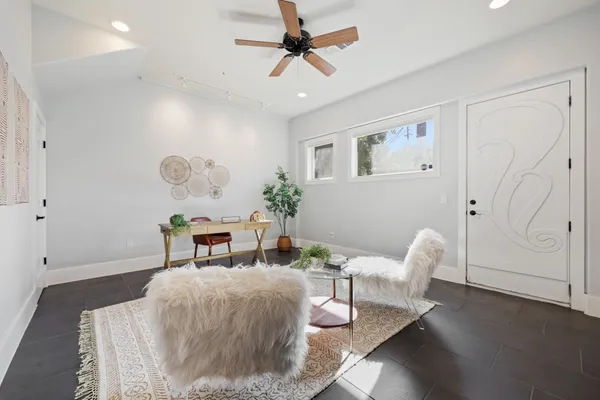 $900,000 | 206 East Live Oak Street, Unit C, Austin, TX 78704
