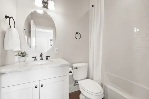 $975,000 | 206 East Live Oak Street, Unit C, Austin, TX 78704